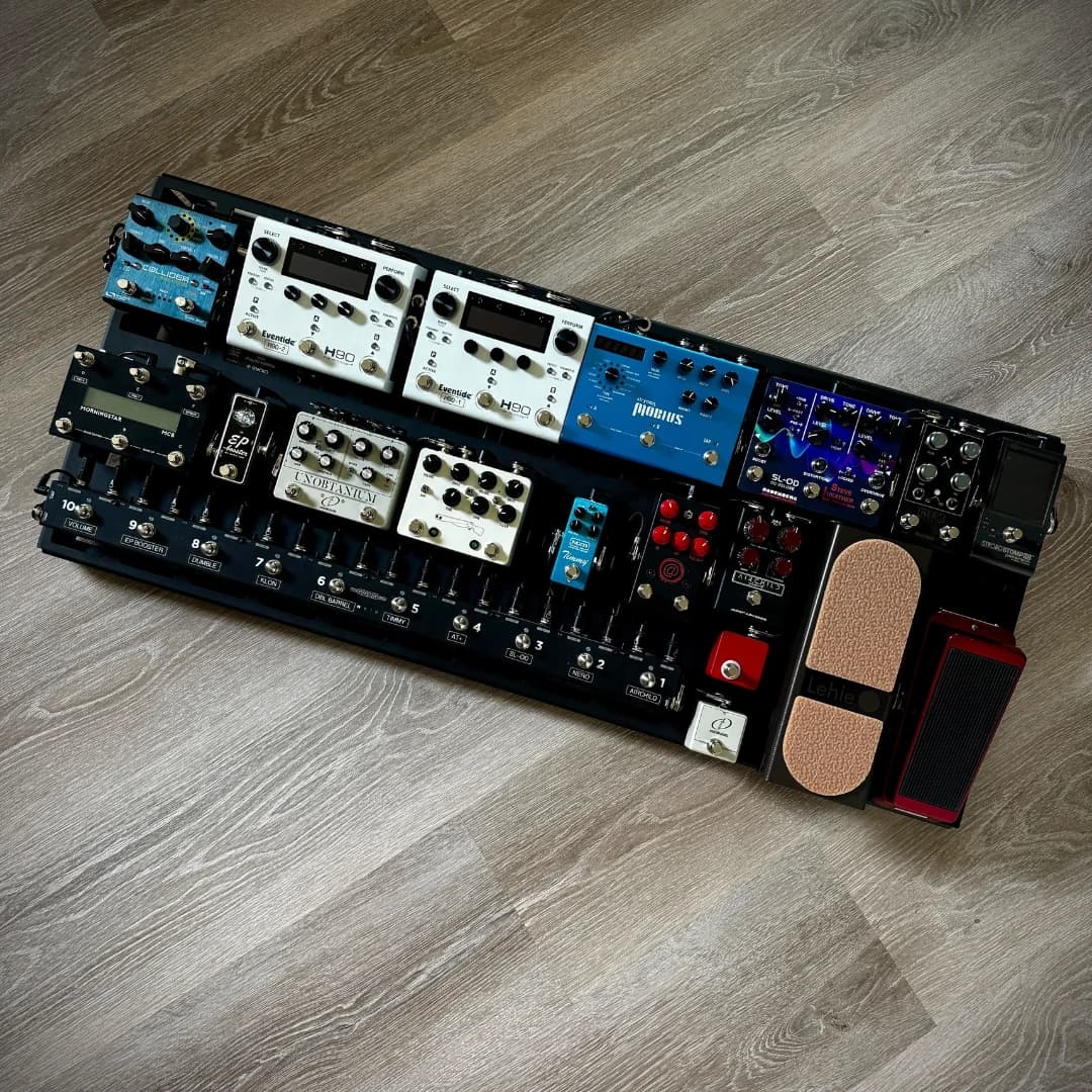 Custom pedalboard built by The Rig Doctor